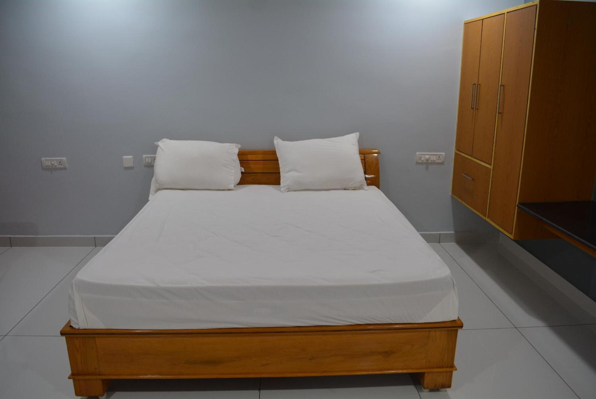 Yanam Resorts Extérieur photo