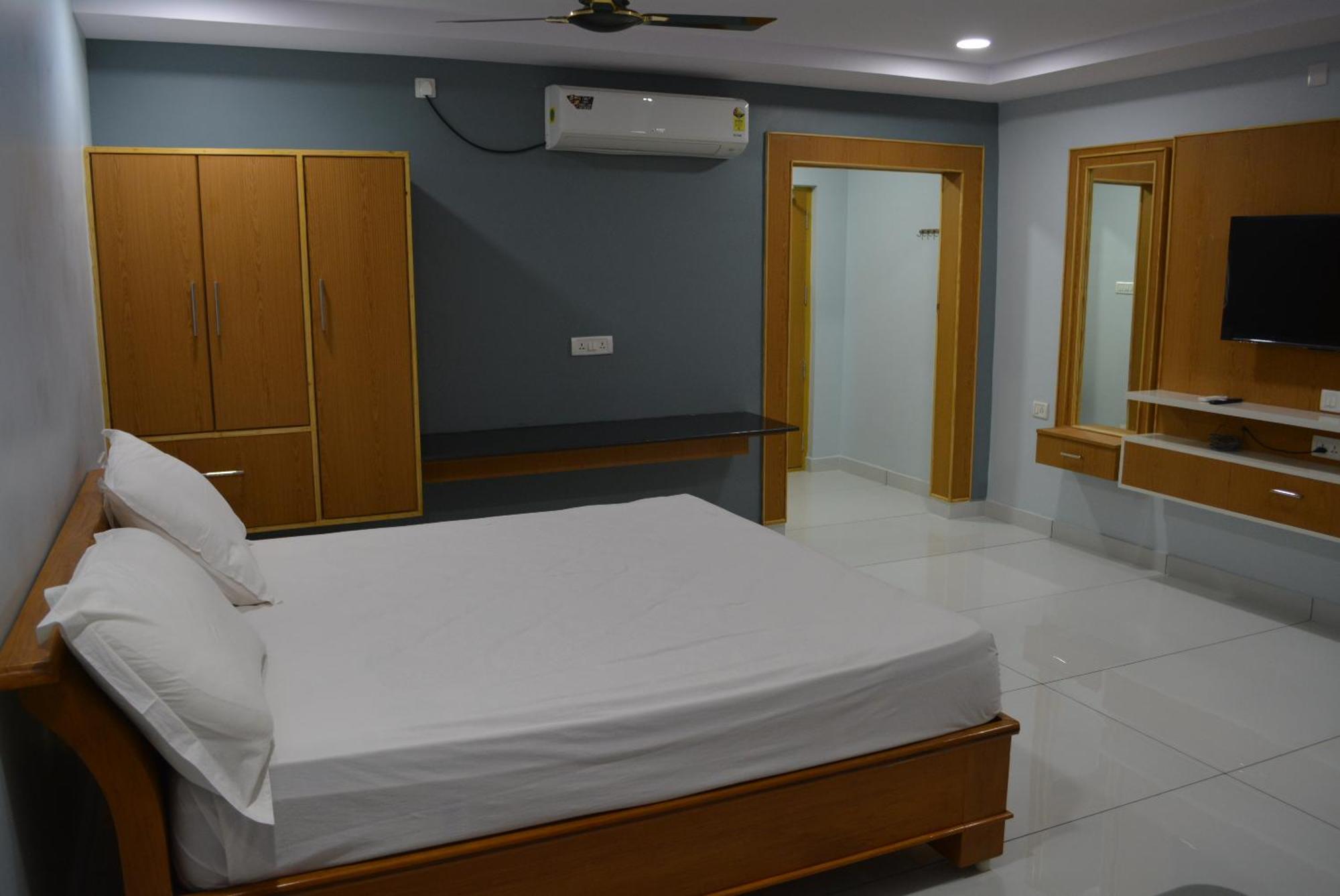 Yanam Resorts Extérieur photo