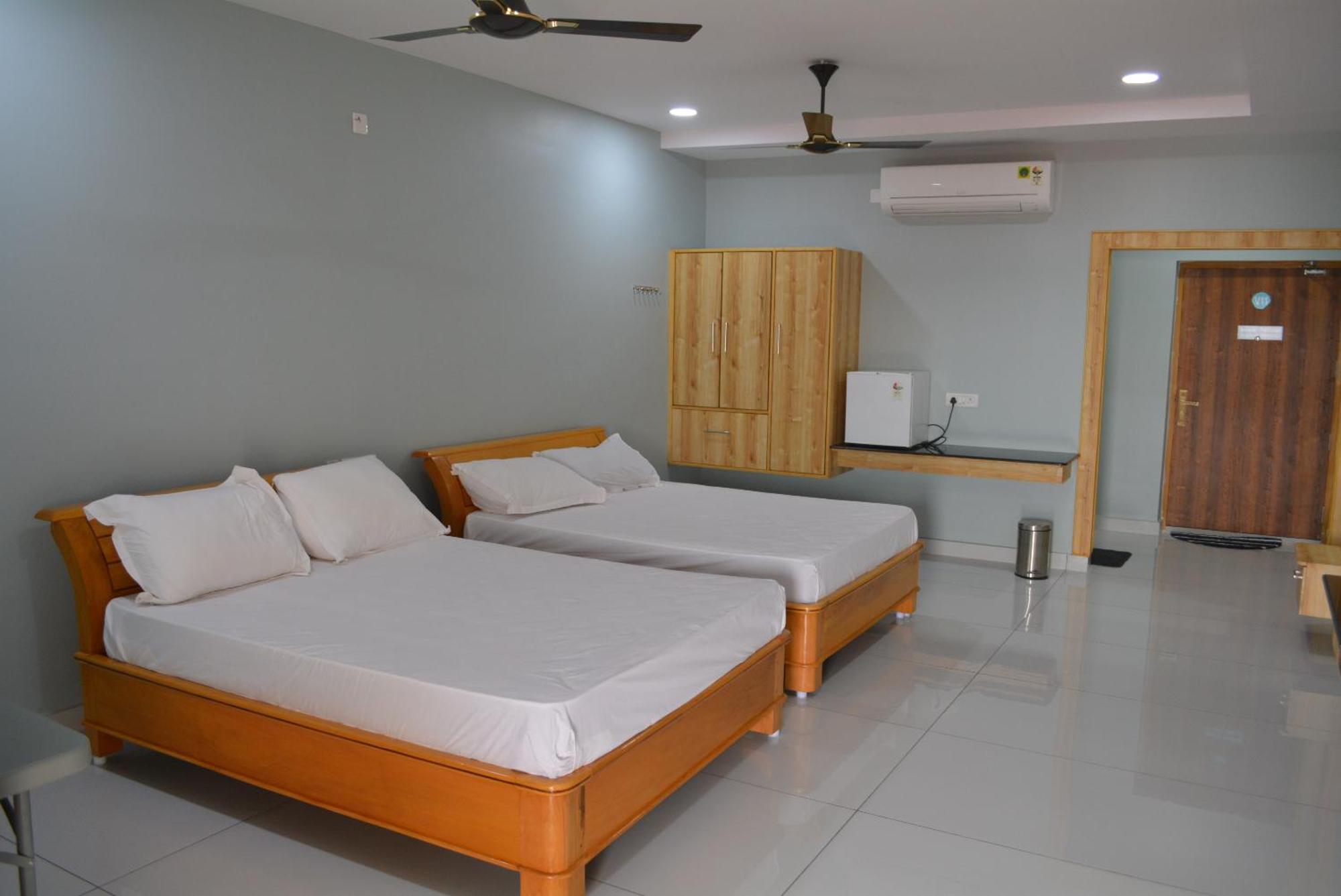 Yanam Resorts Extérieur photo