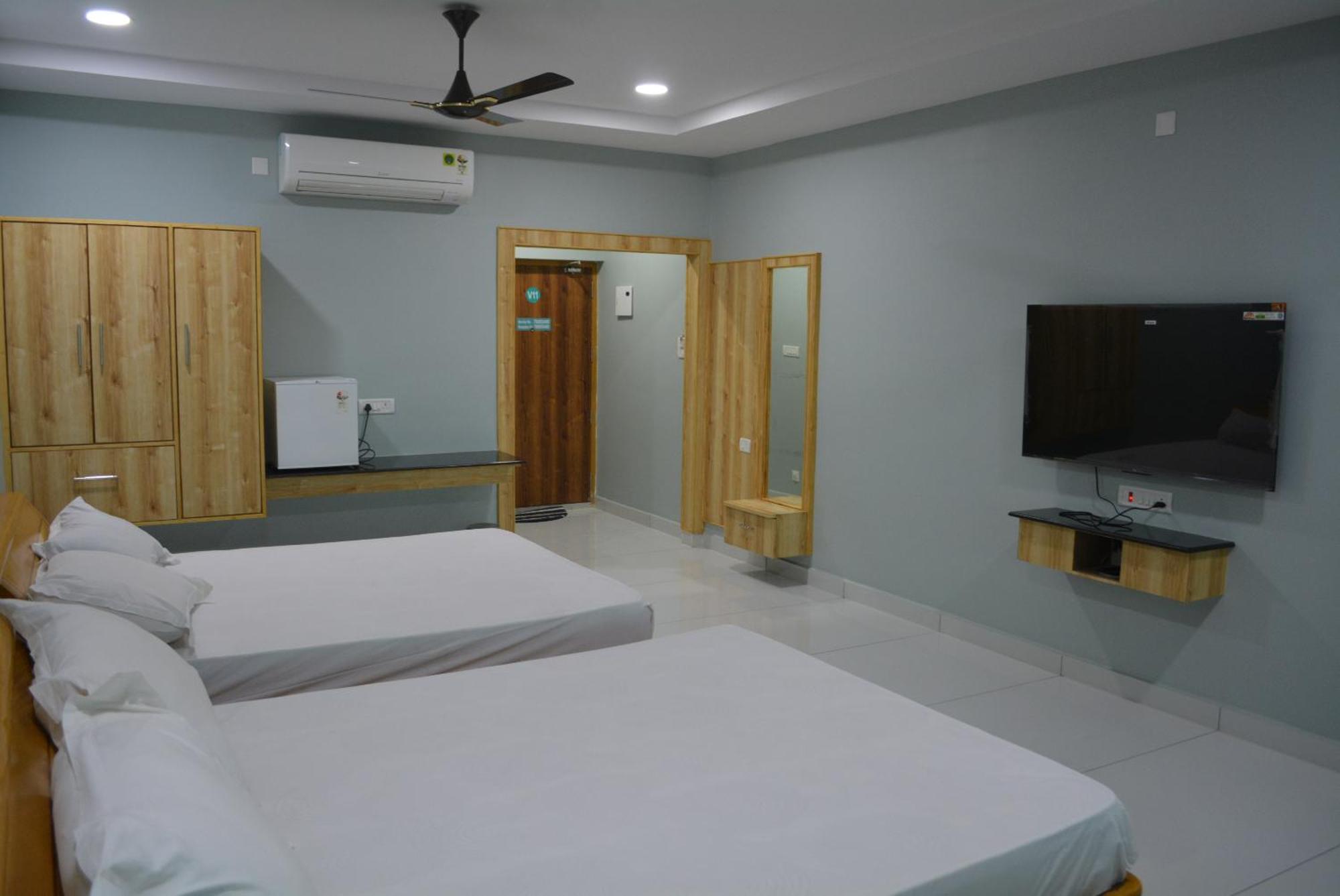 Yanam Resorts Extérieur photo