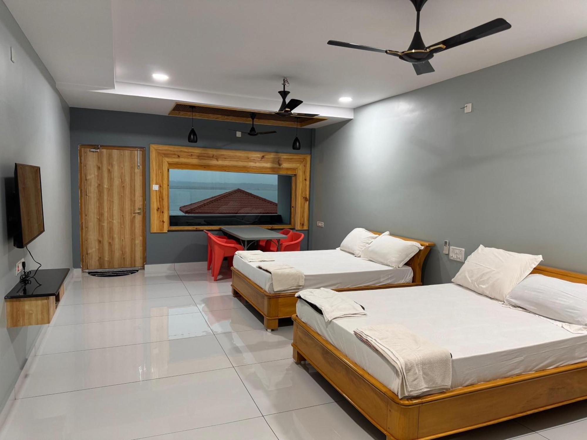 Yanam Resorts Extérieur photo
